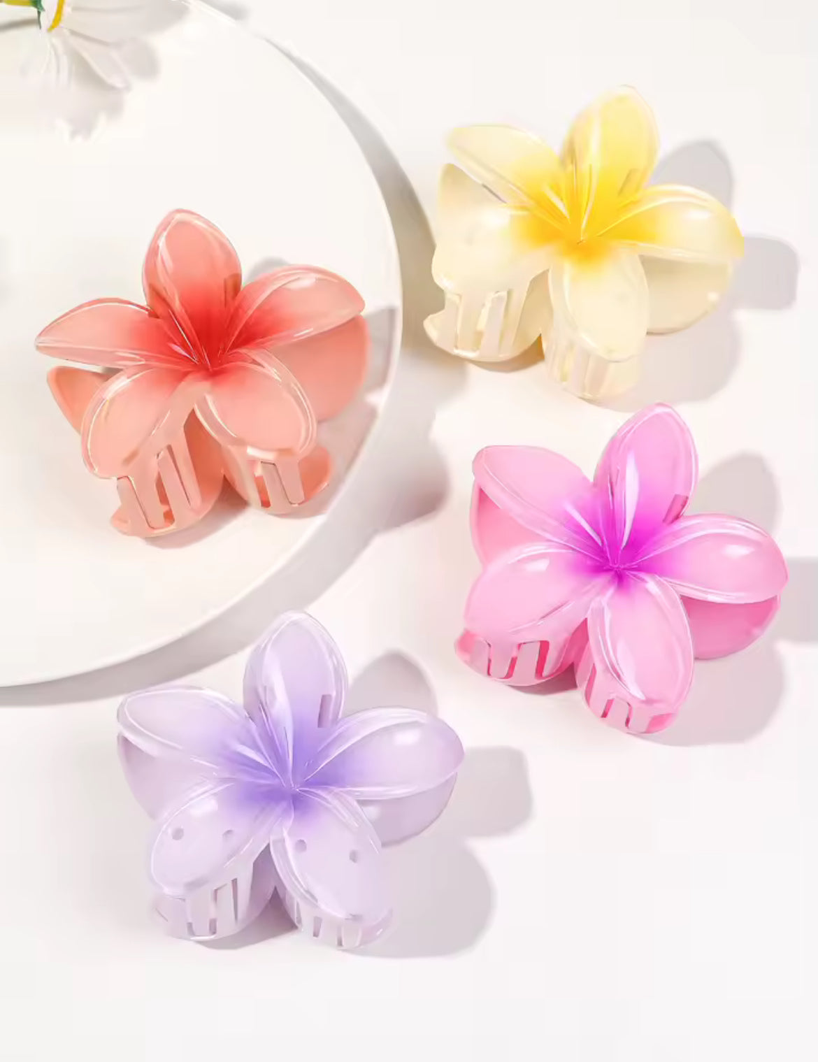 Flower-shaped tweezers