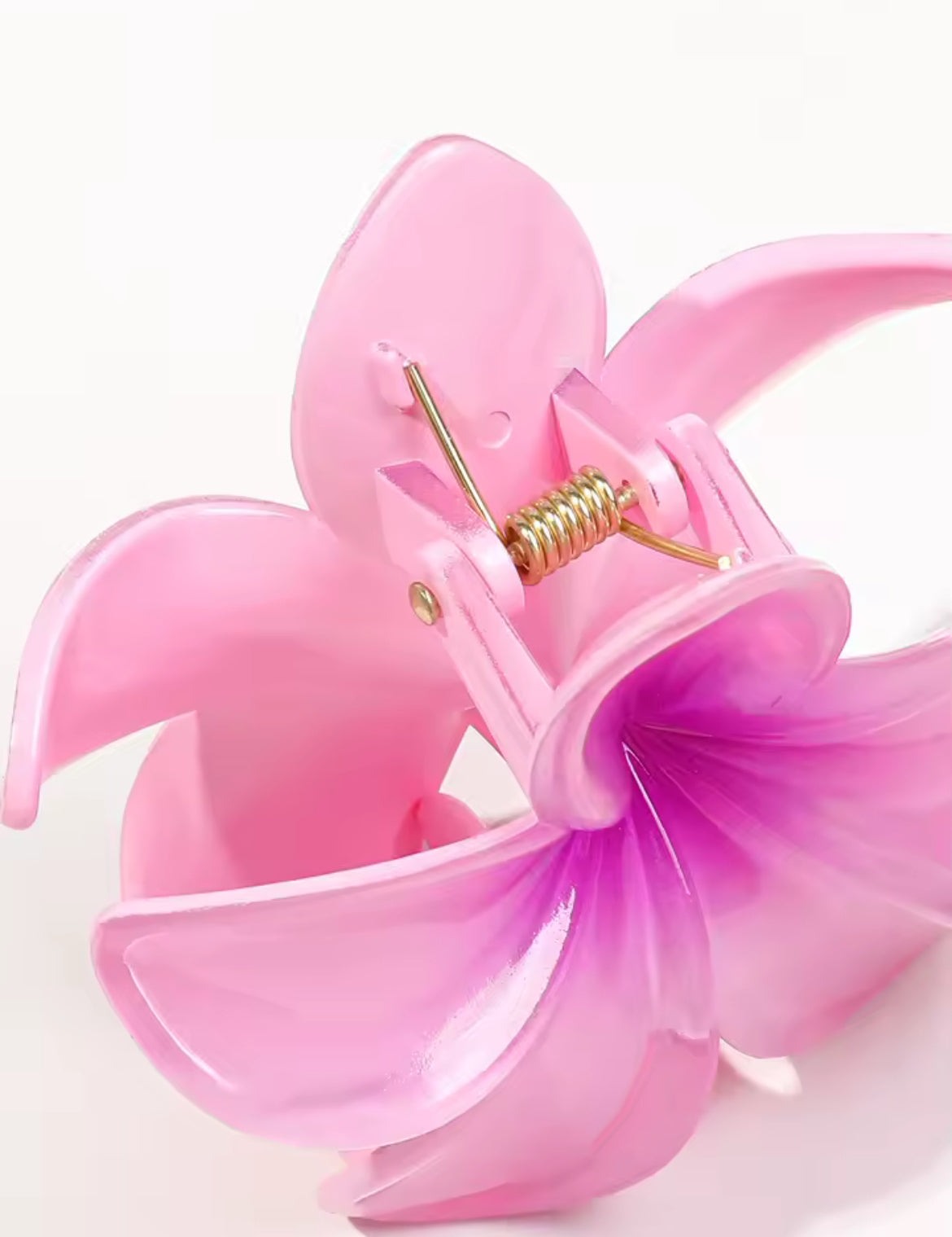 Flower-shaped tweezers