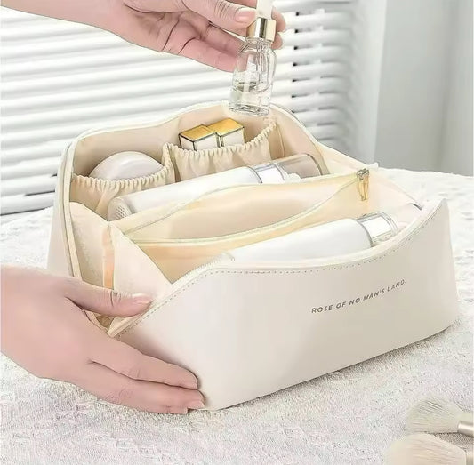 Toil with several pockets