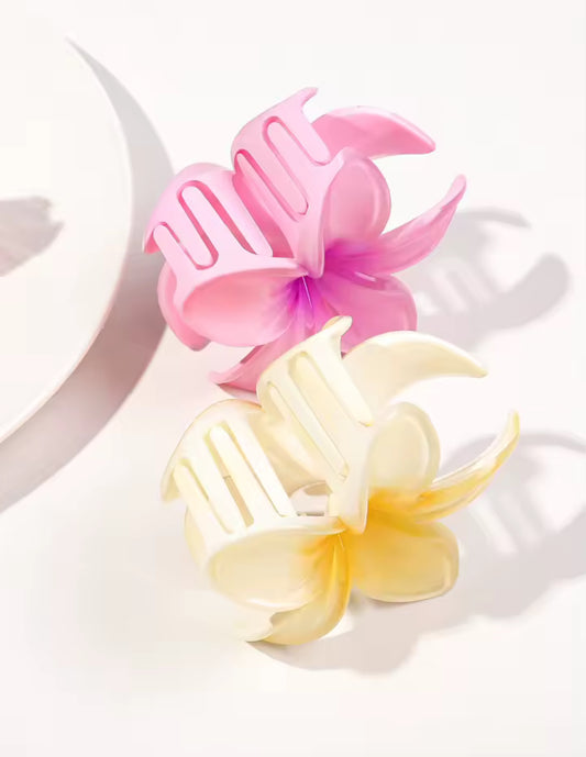 Flower-shaped tweezers